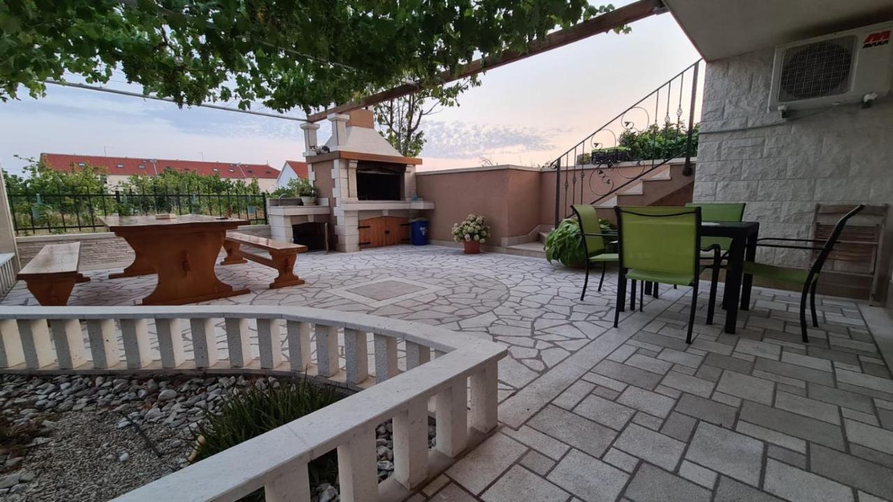 Apartments Pavlinovic Kaštela Exterior foto