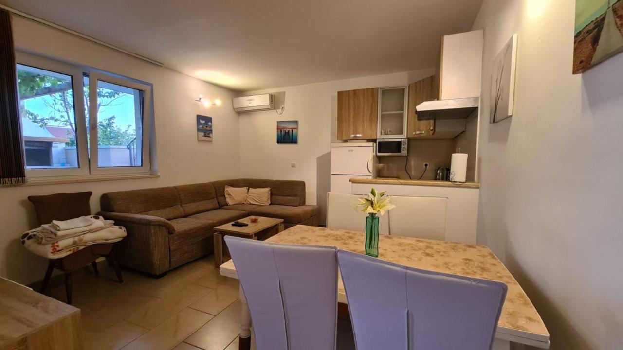Apartments Pavlinovic Kaštela Exterior foto